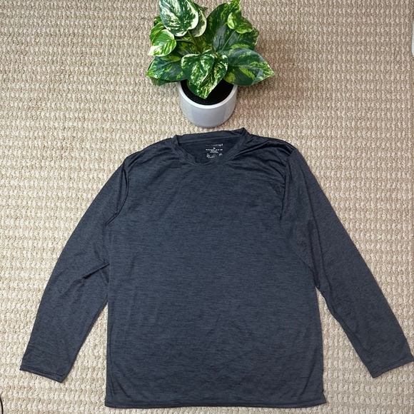 Real Essentials long Sleeve Shirt - Picture 2 of 5